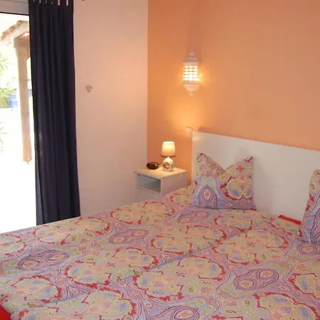 Casa Dos Amigos-cottage For 6 Persons 別荘 エストーイ