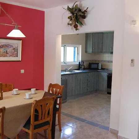 Casa Dos Amigos-cottage For 6 Persons إيستوا